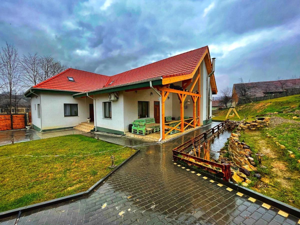 Domeniul Bondarelului Hotel Ocolisu Mic Luaran gambar