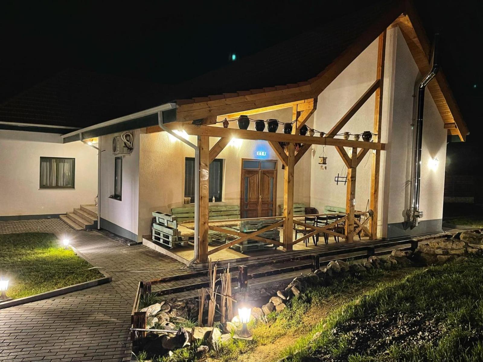 Domeniul Bondarelului Hotel Ocolisu Mic Luaran gambar