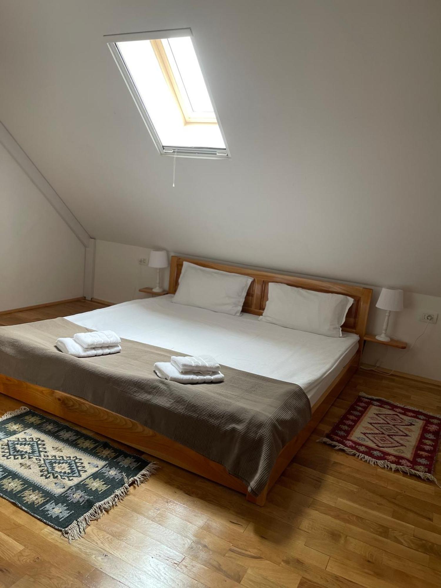 Domeniul Bondarelului Hotel Ocolisu Mic Luaran gambar