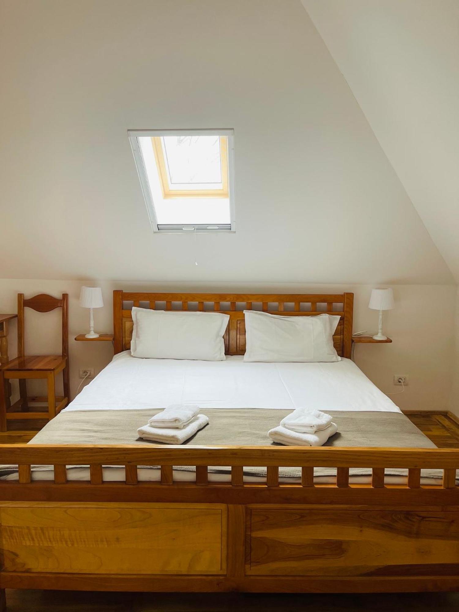 Domeniul Bondarelului Hotel Ocolisu Mic Luaran gambar