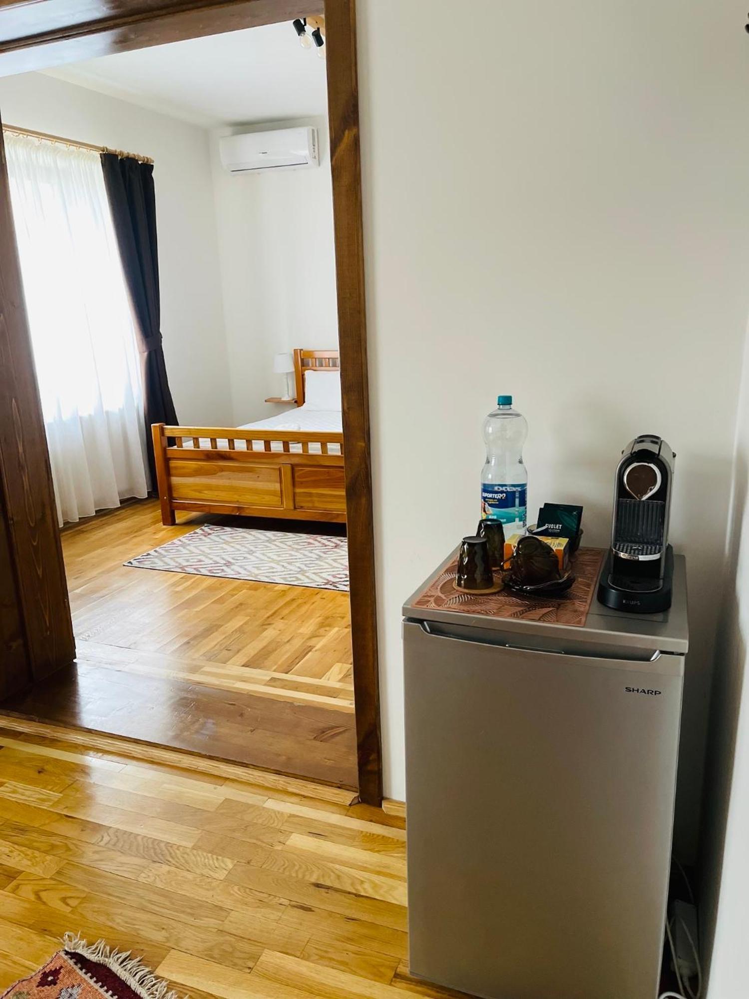 Domeniul Bondarelului Hotel Ocolisu Mic Luaran gambar